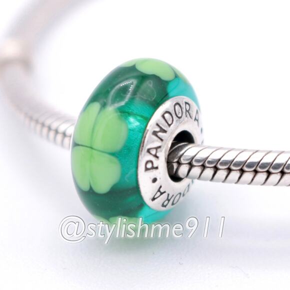 Authentic PANDORA Kiss Me, I'm Irish Charm - Picture 2 of 9